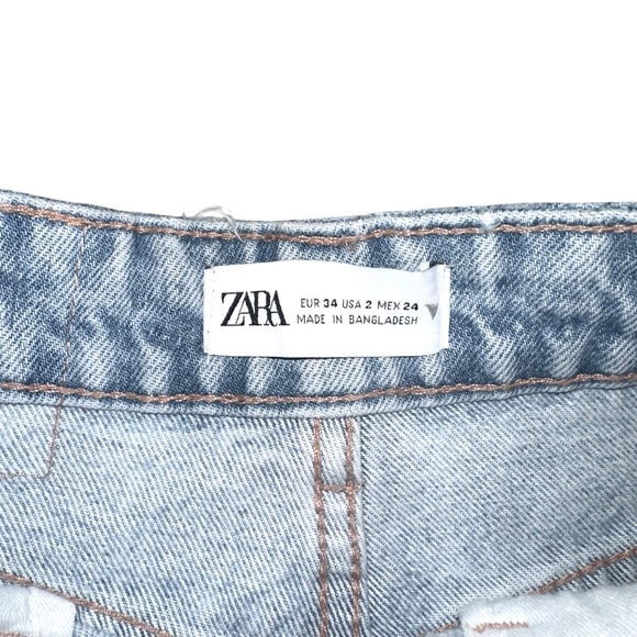 Zara Mid-Waist Button Fly Light Wash Straight Leg Jeans in Size US 2 - Picture 4 of 6